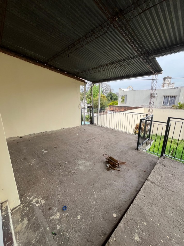 CASA EN YERBA BUENA DIEGO DE VILLARROEL AL 100 DE 6 DORMITORIOS APTA VIVIENDA O COMERCIAL