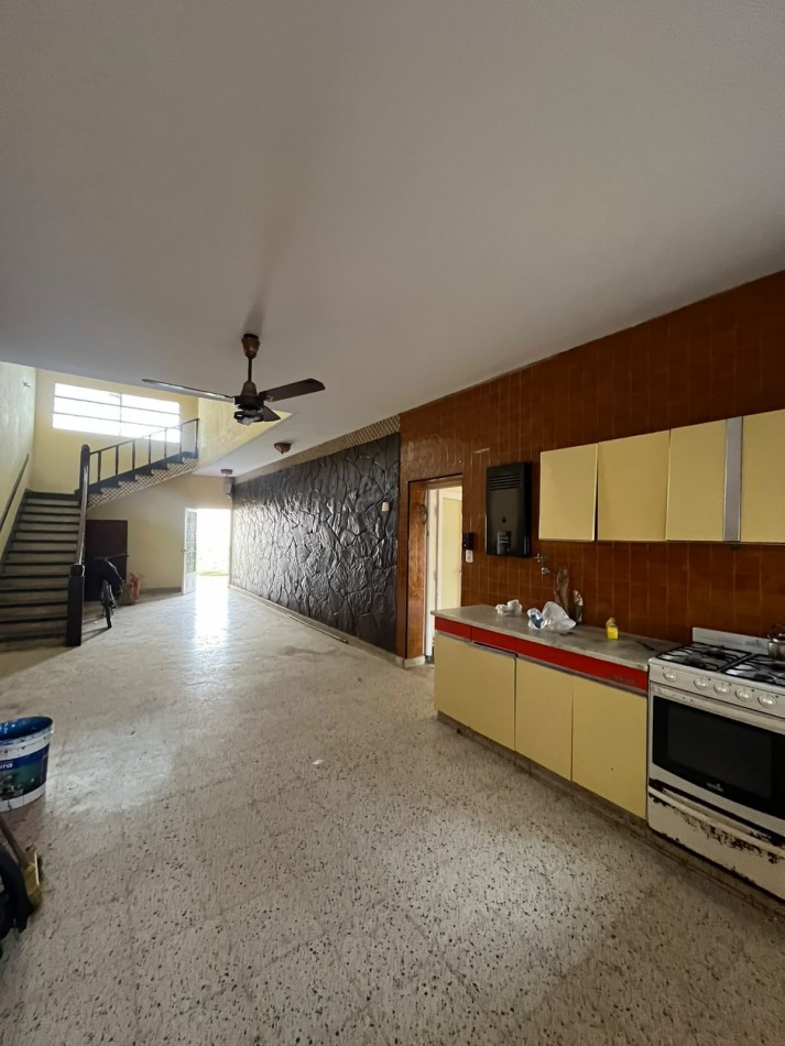 CASA EN YERBA BUENA DIEGO DE VILLARROEL AL 100 DE 6 DORMITORIOS APTA VIVIENDA O COMERCIAL