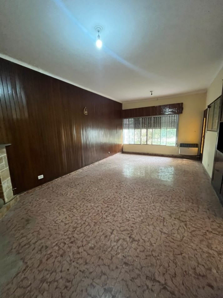 CASA EN YERBA BUENA DIEGO DE VILLARROEL AL 100 DE 6 DORMITORIOS APTA VIVIENDA O COMERCIAL