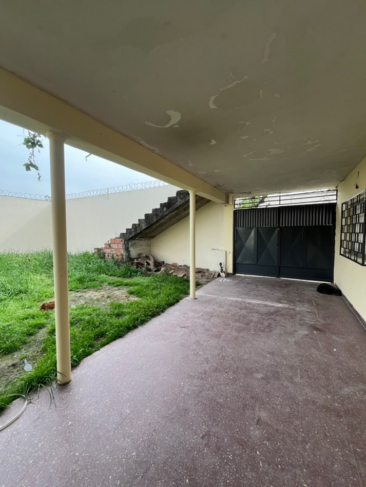 CASA EN YERBA BUENA DIEGO DE VILLARROEL AL 100 DE 6 DORMITORIOS APTA VIVIENDA O COMERCIAL