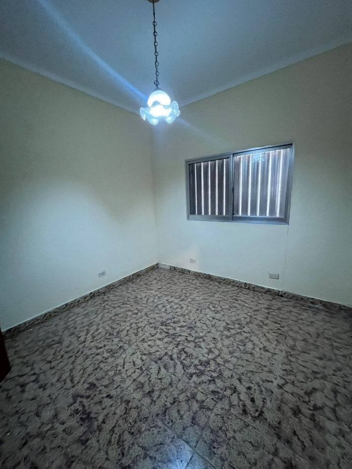 CASA EN YERBA BUENA DIEGO DE VILLARROEL AL 100 DE 6 DORMITORIOS APTA VIVIENDA O COMERCIAL