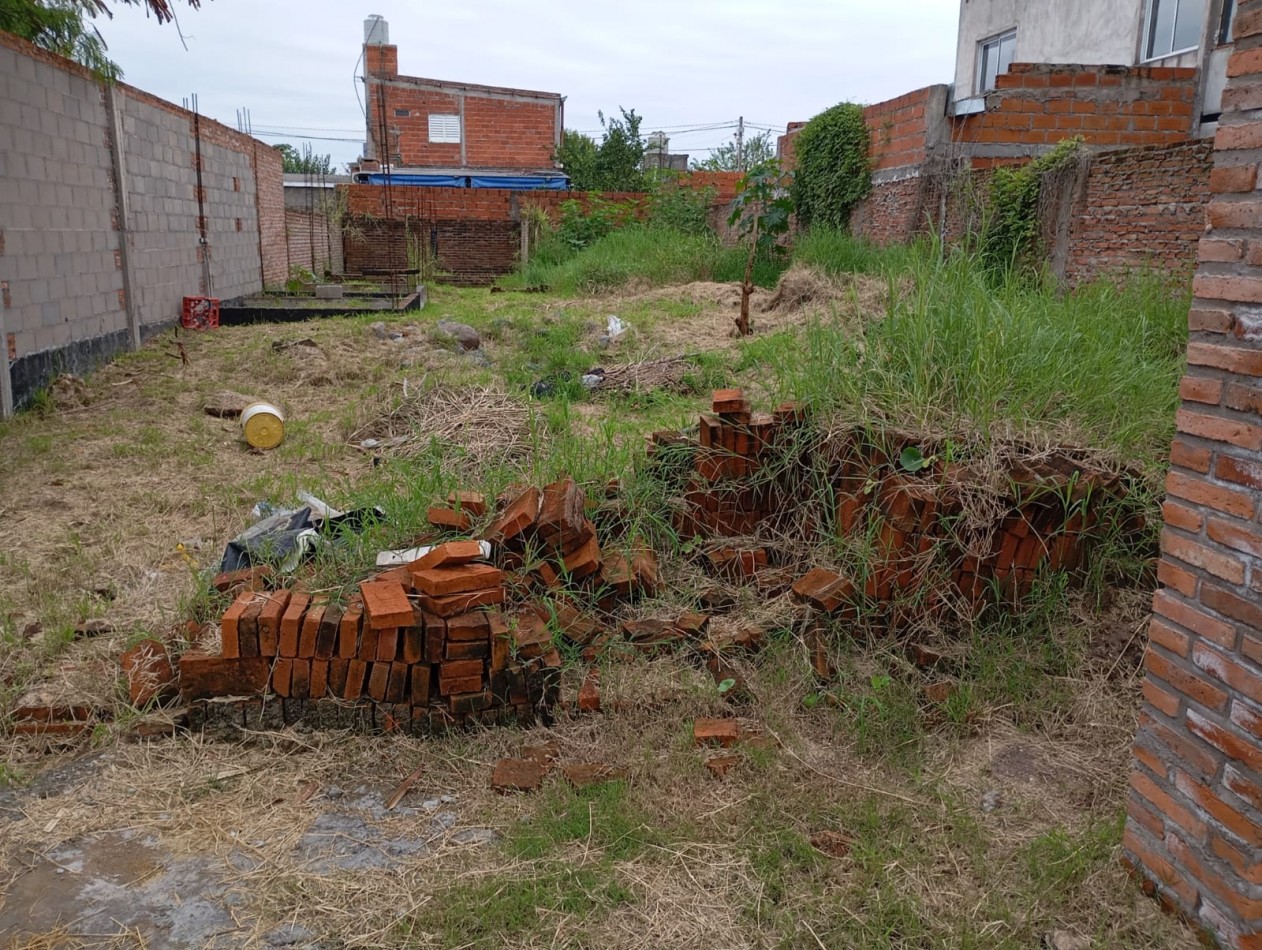 TERRENO DE 300 M2 EN LOS AGUIRRE OPORTUNIDAD