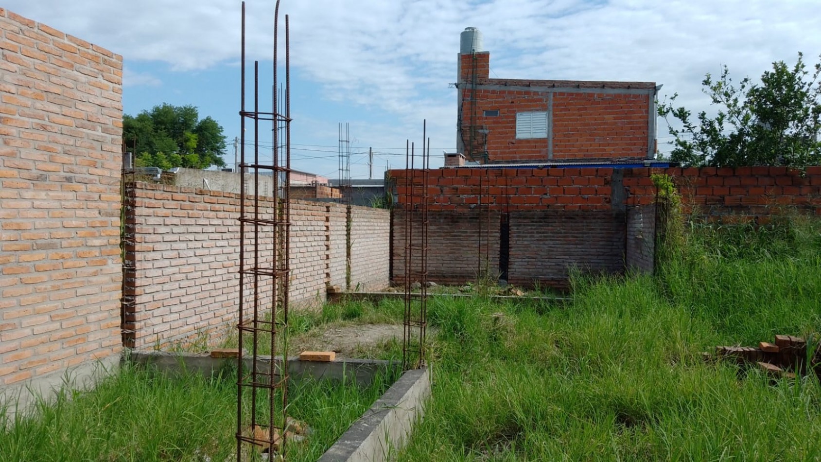 TERRENO DE 300 M2 EN LOS AGUIRRE OPORTUNIDAD