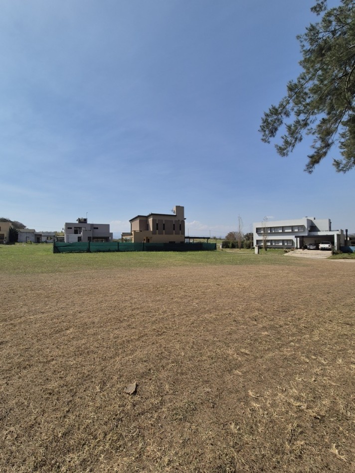 Lotes en Country Praderas del Nogal en Los Nogales con escritura 