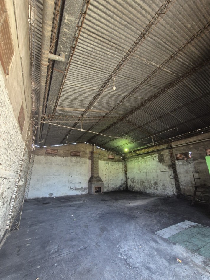 GALPON ALTURA AVENIDA INDEPENDENCIA AL 2.600