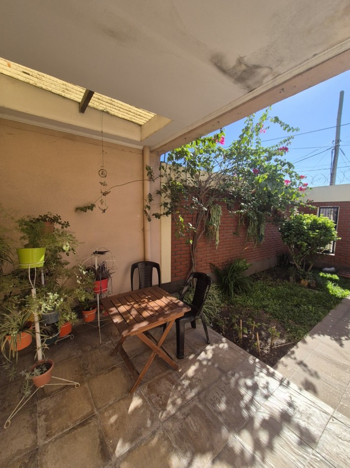 CASA APTA CREDITO EN BARRIO ATSA CINCO DORMITORIOS Y PILETA ALTURA AVENIDA EJERCITO DEL NORTE AL 1700