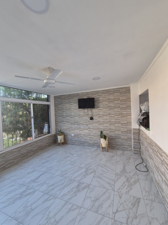 CASA APTA CREDITO EN BARRIO ATSA CINCO DORMITORIOS Y PILETA ALTURA AVENIDA EJERCITO DEL NORTE AL 1700