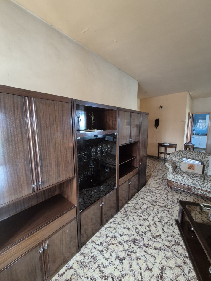 DEPARTAMENTO SEMIPISO DE TRES DORMITORIOS EN 24 DE SETIEMBRE Y LAS HERAS CON TERRAZA 