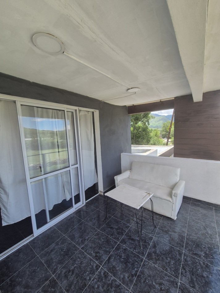 CASA EN LA OVEJERIA TAFI DEL VALLE DE CUATRO DORMITORIOS 