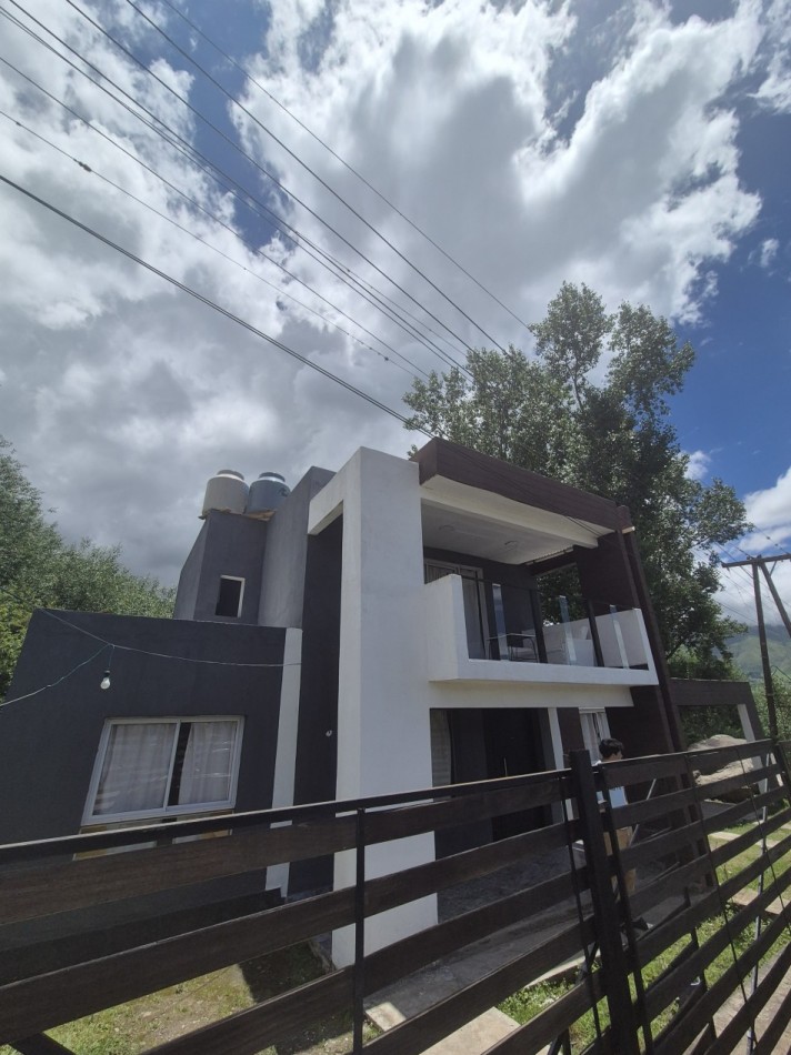 CASA EN LA OVEJERIA TAFI DEL VALLE DE CUATRO DORMITORIOS 