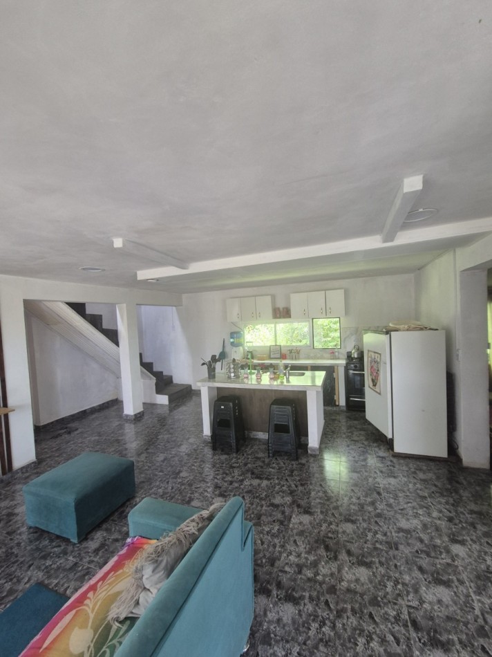 CASA EN LA OVEJERIA TAFI DEL VALLE DE CUATRO DORMITORIOS 