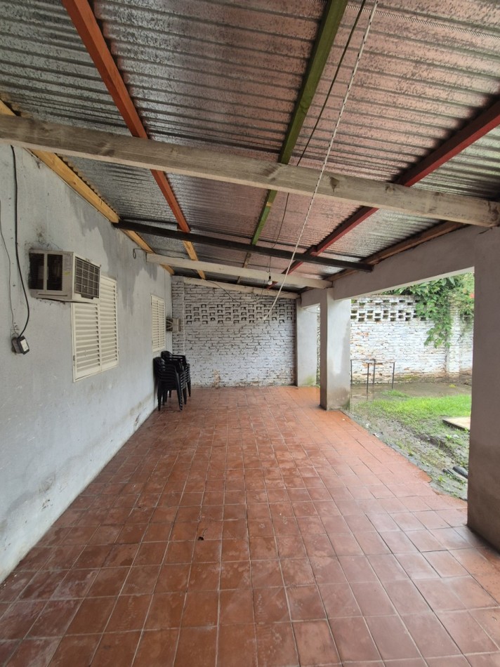 CASA EN BARRIO O CONNORS DE TRES DORMITORIOS CON PILETA APTA CREDITO HIPOTECARIO