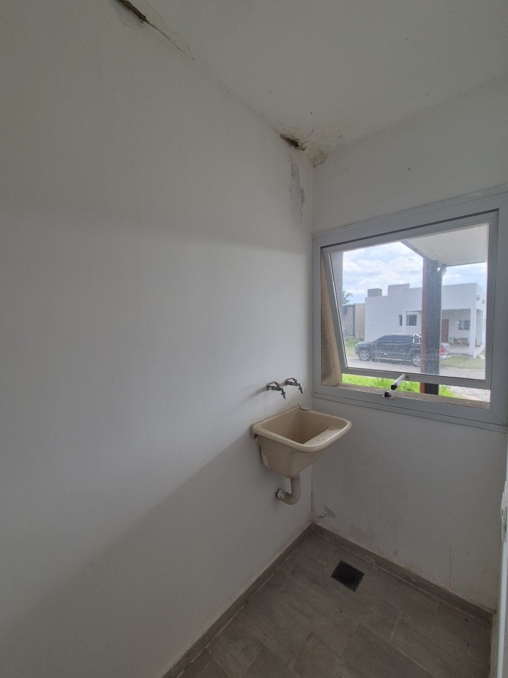 CASA APTA CREDITO 3 DORMITORIOS EN COUNTRY PRADERAS DEL NOGAL EN LOS NOGALES