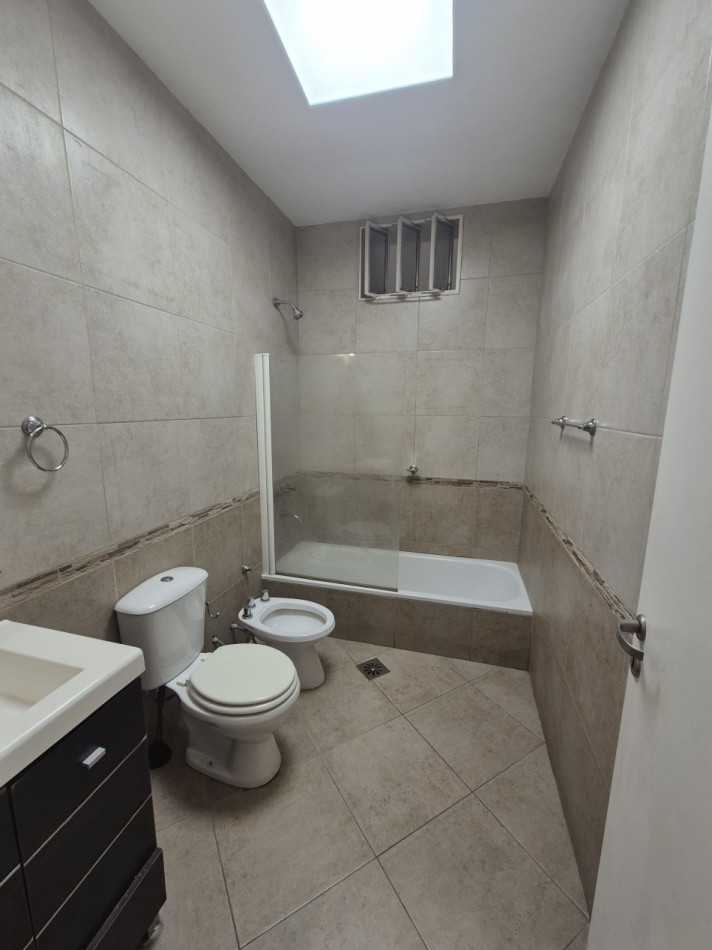 CASA DE 4 DORMITORIOS CON PILETA EN CRISOSTOMO 2700 APTA CREDITO