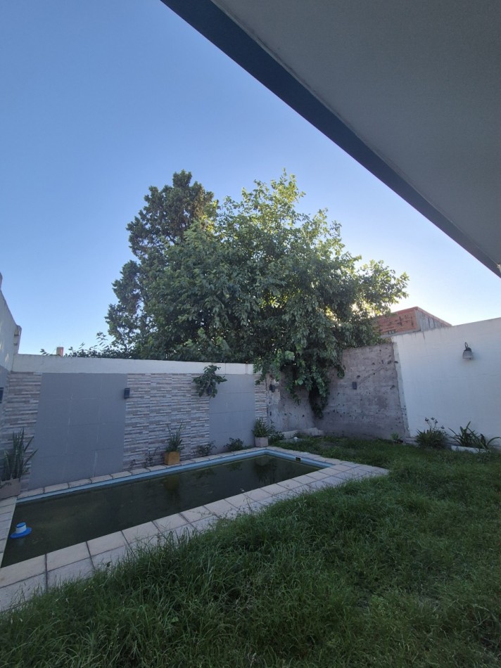 CASA DE 4 DORMITORIOS CON PILETA EN CRISOSTOMO 2700 APTA CREDITO