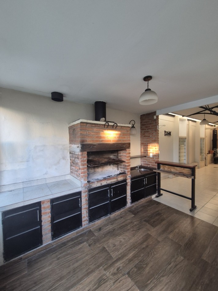 CASA DE 4 DORMITORIOS CON PILETA EN CRISOSTOMO 2700 APTA CREDITO