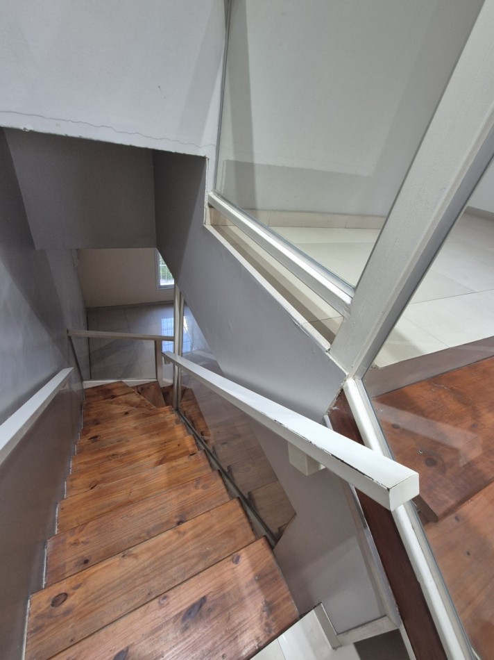 CASA DE 4 DORMITORIOS CON PILETA EN CRISOSTOMO 2700 APTA CREDITO