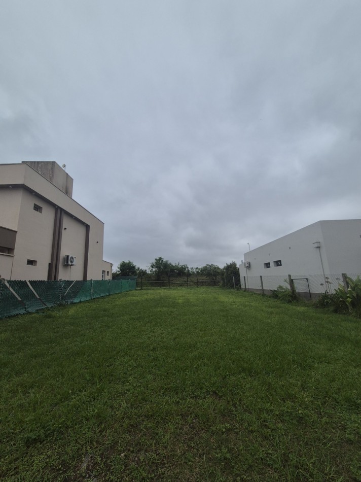 TERRENO EN BARRIO CERRADO ALTOS DEL CEVIL 2 CON ESCRITURA