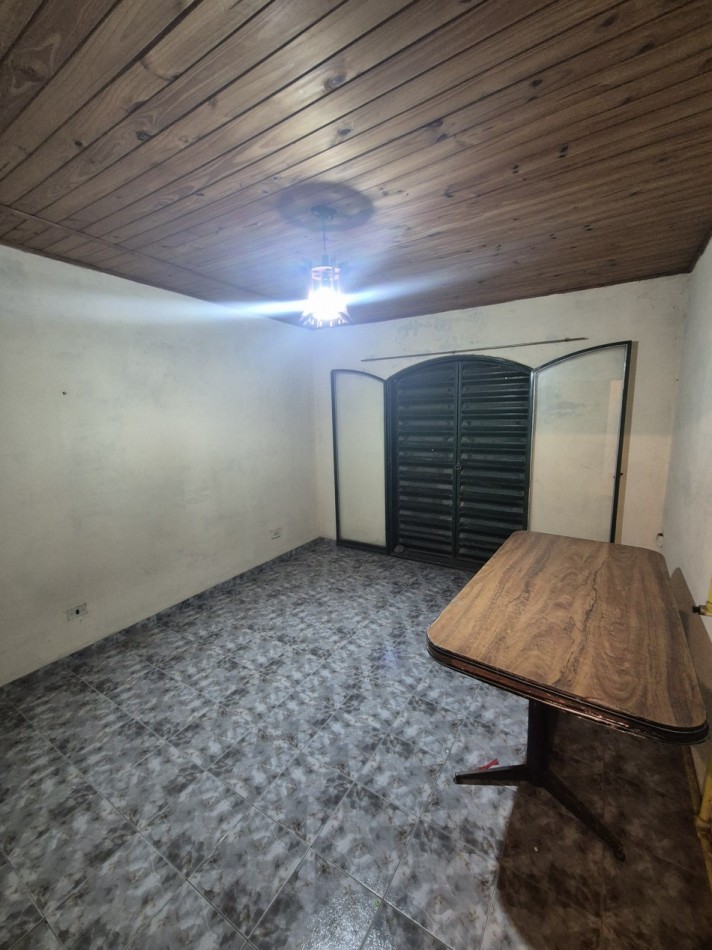 CASA DE TRES DORMITORIOS EN BARRIO ZENON SANTILLAN ALTURA CHILE AL 3100 APTA CREDITO 