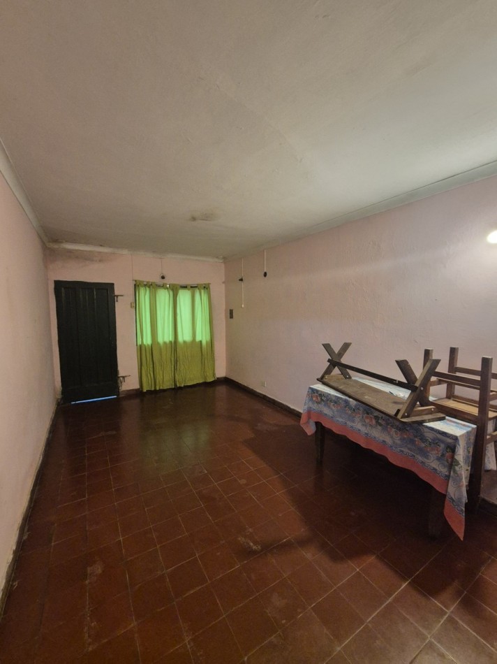 CASA DE TRES DORMITORIOS EN BARRIO ZENON SANTILLAN ALTURA CHILE AL 3100 APTA CREDITO 