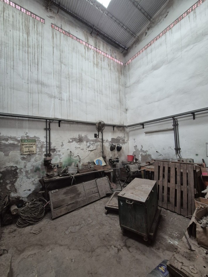 CASA PARA VIVIENDA O COMERCIAL A REMODELAR EN GENERAL PAZ 1400 ENTRE AVENIDA ALEM Y MIGUEL LILLO APTA CREDITO