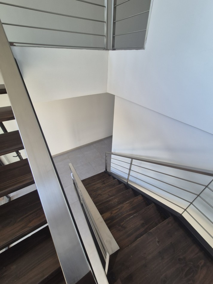 DEPARTAMENTO DE UN DORMITORIO AMPLIO CON BALCON Y COCHERA ZONA AVENIDA MATE DE LUNA AL 4000