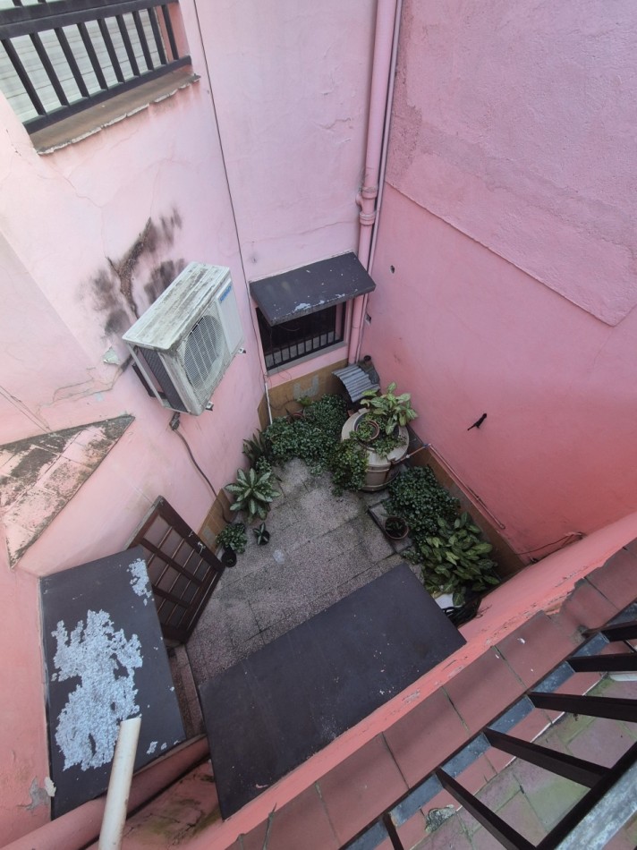 DUPLEX DE TRES DORMITORIOS EN BARRIO SUR RONDEAU AL 400 CON COCHERA