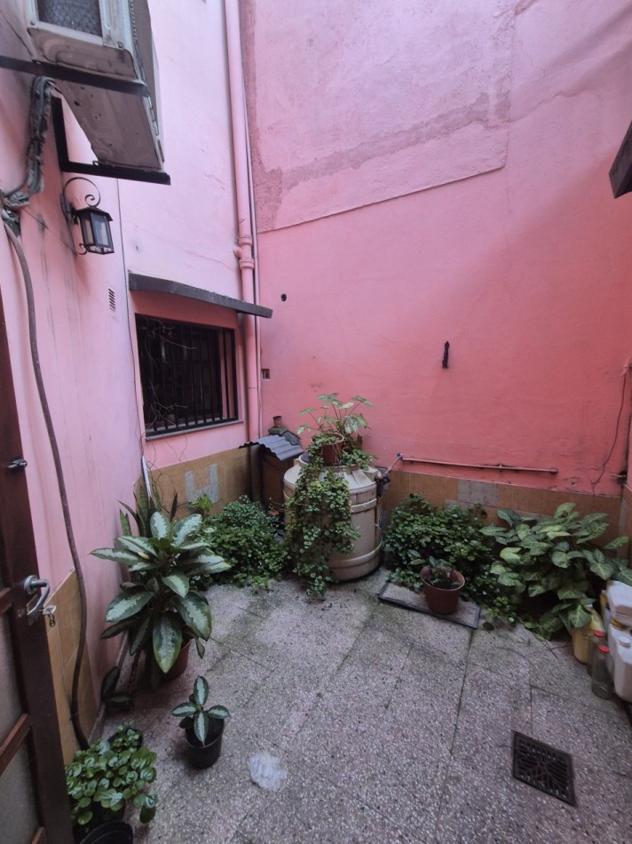 DUPLEX DE TRES DORMITORIOS EN BARRIO SUR RONDEAU AL 400 CON COCHERA