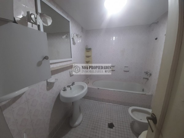 CASA EN LA RIOJA 48 SOLO COMERCIAL