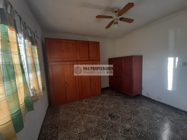 CASA EN 25 DE MAYO al 2100 DE 4 DORMITORIOS VIVIENDA O COMERCIAL