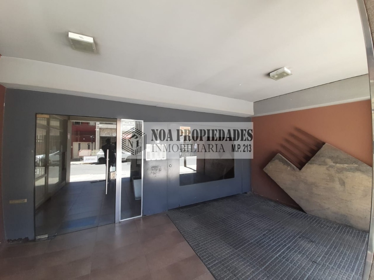 COCHERA AMPLIA EN CORDOBA AL 100