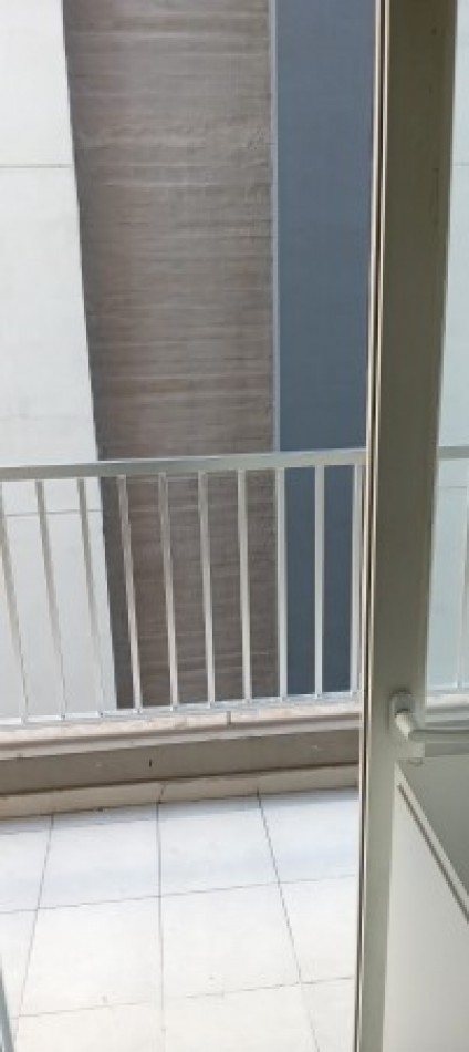 Departamento Monoambiente amplio con balcon en Las Heras 516