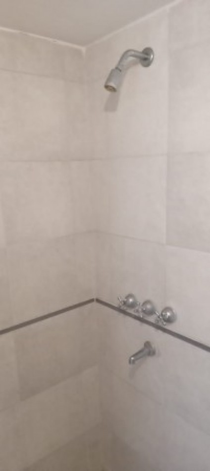 Departamento Monoambiente amplio con balcon en Las Heras 516