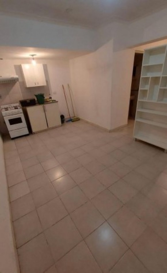 Departamento Monoambiente amplio con balcon en Las Heras 516