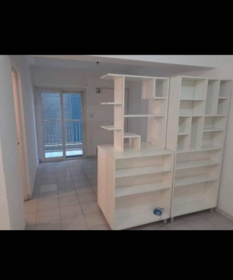 Departamento Monoambiente amplio con balcon en Las Heras 516