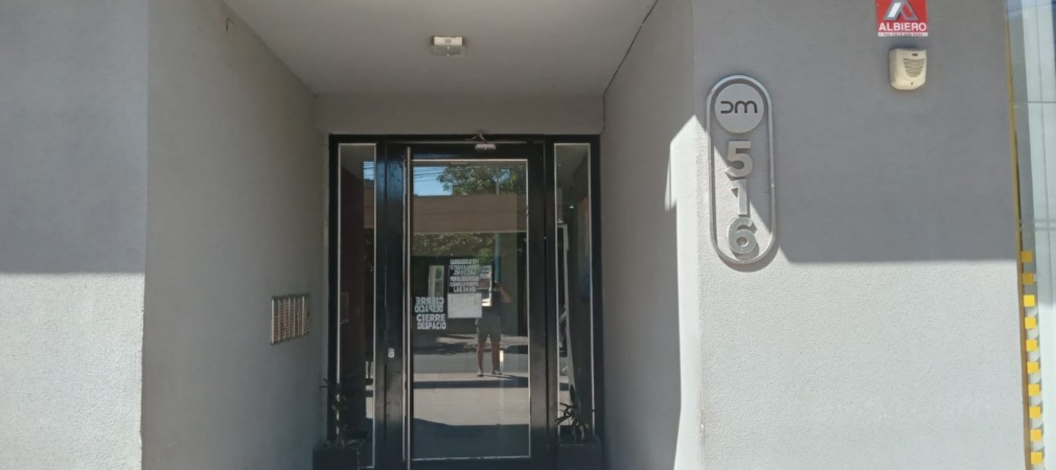 Departamento Monoambiente amplio con balcon en Las Heras 516