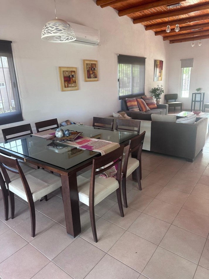 HERMOSA CASA EN VENTA EN LA VILLA EN TAFI DEL VALLE 