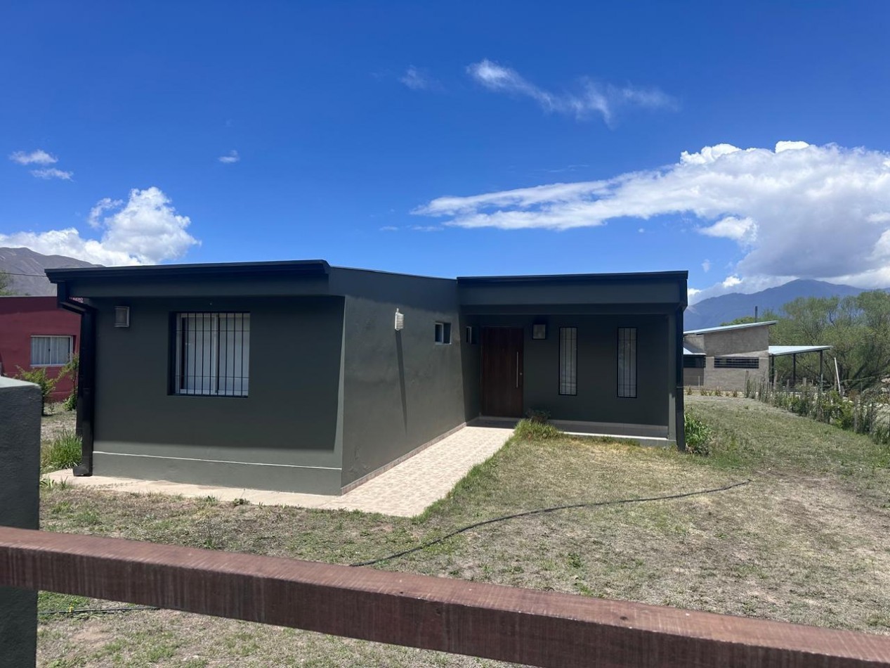 HERMOSA CASA EN VENTA EN LA VILLA EN TAFI DEL VALLE 