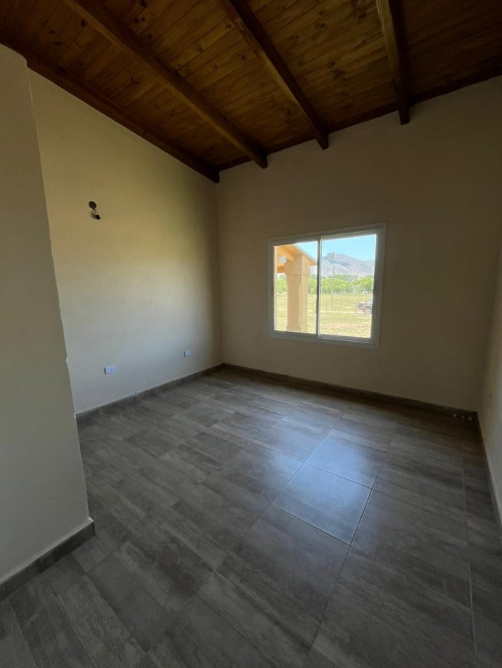 CASA AMOBLADA DE CUATRO DORMITORIOS EN VILLA CHENAUT TAFI DEL VALLE ALQUILER PERMANENTE