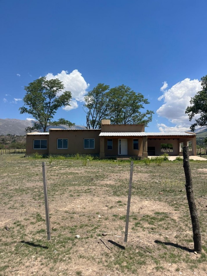 CASA AMOBLADA DE CUATRO DORMITORIOS EN VILLA CHENAUT TAFI DEL VALLE ALQUILER PERMANENTE