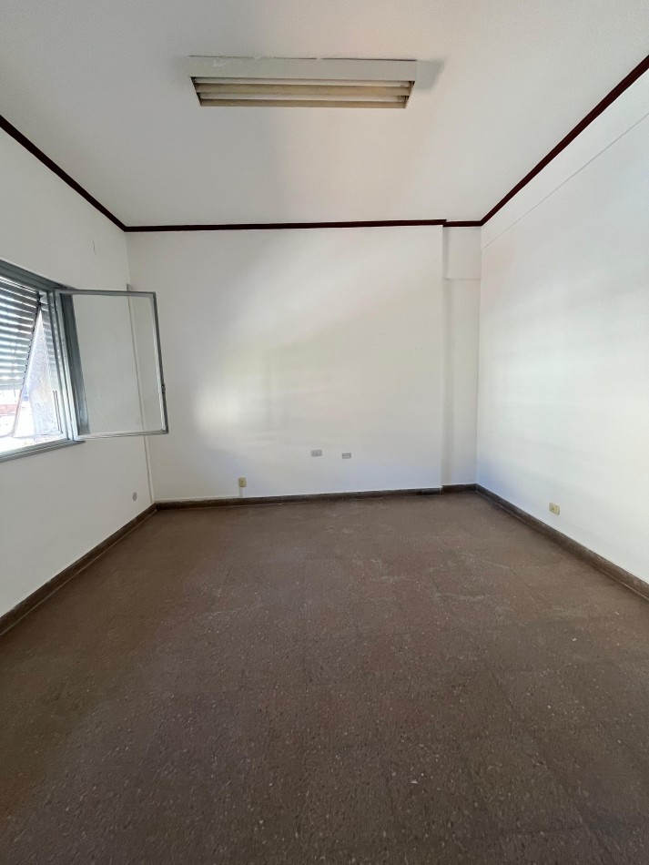 OFICINA EN SAN MARTIN AL 500 OPORTUNIDAD 