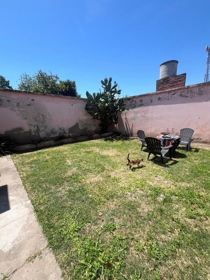 CASA 3 DORMITORIOS EN VILLA MARIANO MORENO CALLE 6 Y 29