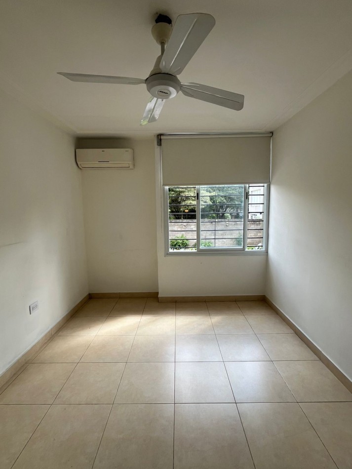 DUPLEX DE TRES DORMITORIOS CON DOS COCHERAS EN COMPLEJO CERRADO SIN EXPENSAS EN YERBA BUENA APTO CREDITO