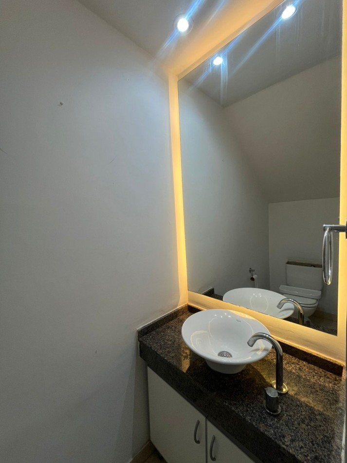 DUPLEX DE TRES DORMITORIOS CON DOS COCHERAS EN COMPLEJO CERRADO SIN EXPENSAS EN YERBA BUENA APTO CREDITO