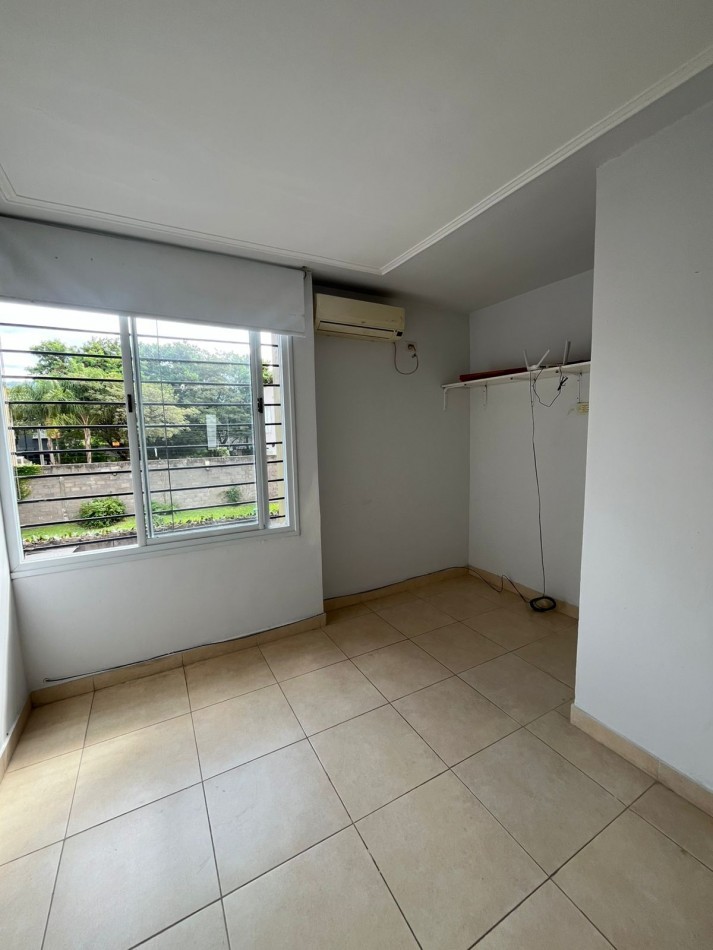 DUPLEX DE TRES DORMITORIOS CON DOS COCHERAS EN COMPLEJO CERRADO SIN EXPENSAS EN YERBA BUENA APTO CREDITO