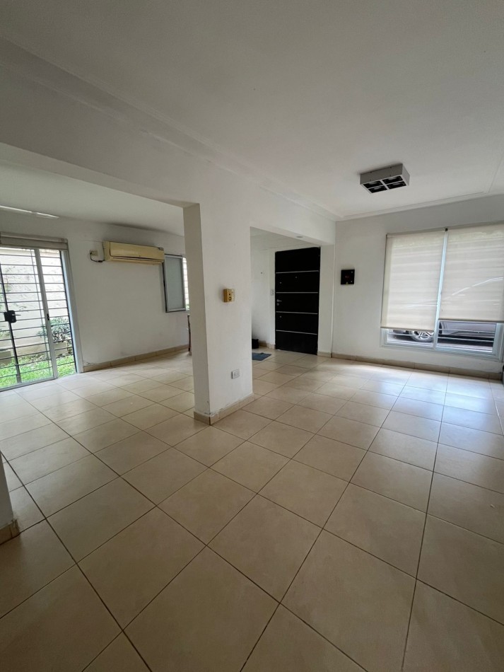 DUPLEX DE TRES DORMITORIOS CON DOS COCHERAS EN COMPLEJO CERRADO SIN EXPENSAS EN YERBA BUENA APTO CREDITO