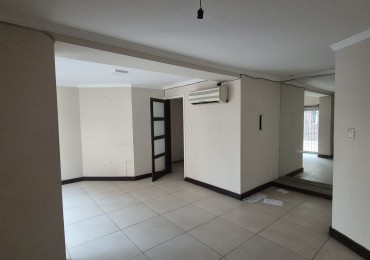 Departamento de tres dormitorios con cochera en Cordoba 450 apto credito hipotecario OPORTUNIDAD