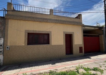 CASA DE CINCO DORMITORIOS EN BALCARCE 1744 A METROS AVENIDA JUAN B JUSTO APTA CREDITO