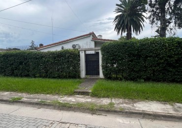 CASA DE TRES DORMITORIOS EN SALAS Y VALDEZ Y PANAMA YERBA BUENA