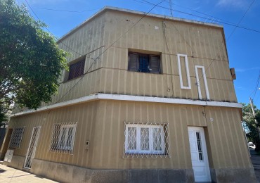 DEPARTAMENTO EN PLANTA ALTA DE TRES DORMORIOS CON TERRAZA A REMODELAR EN CHILE AL 1700 IDEAL INVERSORES 